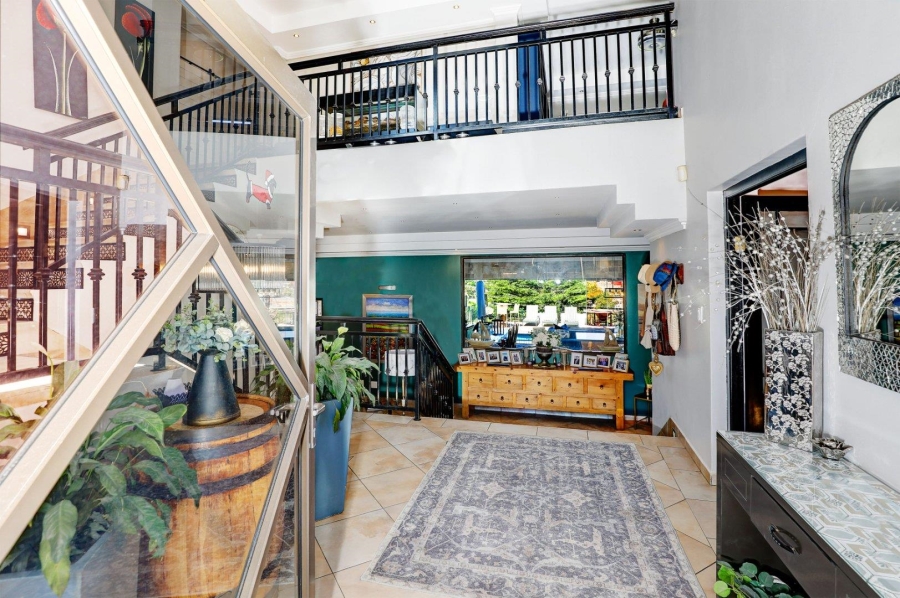 5 Bedroom Property for Sale in Welgemoed Western Cape